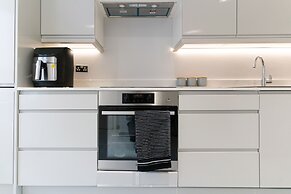 Luxury 5BD Guesthouse