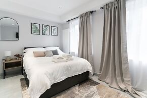 Luxury 5BD Guesthouse