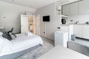 Luxury 5BD Guesthouse