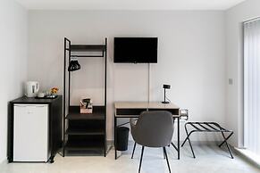 Luxury 5BD Guesthouse