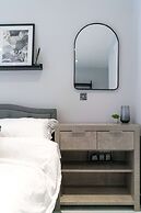 Luxury 5BD Guesthouse