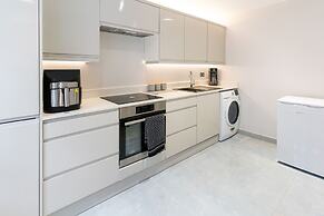 Luxury 5BD Guesthouse