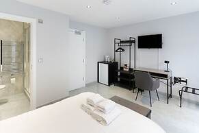 Luxury 5BD Guesthouse