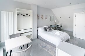 Luxury 5BD Guesthouse