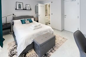 Luxury 5BD Guesthouse