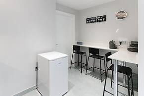 Luxury 5BD Guesthouse