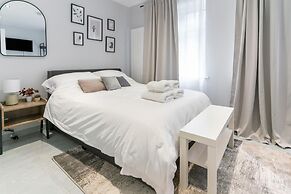 Luxury 5BD Guesthouse