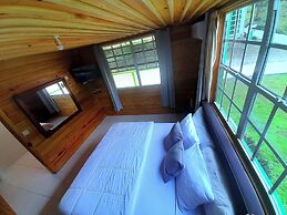 Pinard's Mountain Resort- Cottage 8