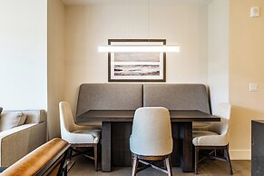 Lift by All Seasons Resort Lodging