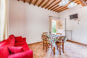 Noce Family Apt Shared Pool,volterra