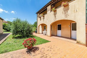 Noce Family Apt Shared Pool,volterra