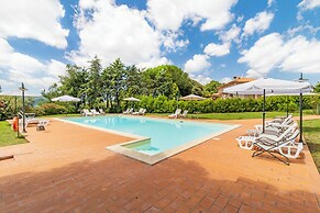 Oliva Family Apt Shared Pool,volterra