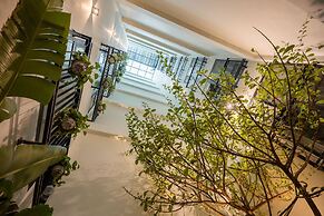 Le Parfum Apartment And Hotel