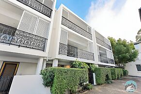 Aircabin Annandale Comfy 3 Bed Townhouse