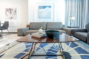 S Plaza Suites Hotel