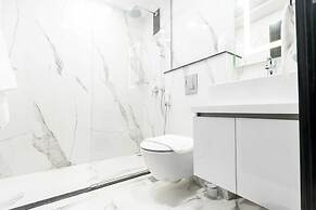 S Plaza Suites Hotel