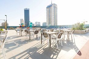 S Plaza Suites Hotel