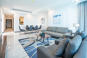 S Plaza Suites Hotel