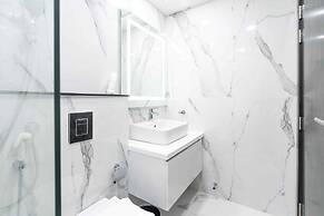 S Plaza Suites Hotel