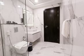 S Plaza Suites Hotel