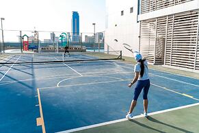 S Plaza Suites Hotel