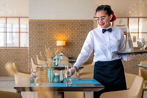 S Plaza Suites Hotel