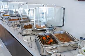 S Plaza Suites Hotel