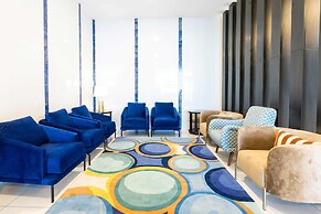 S Plaza Suites Hotel