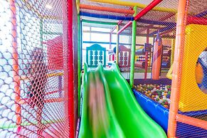 S Plaza Suites Hotel