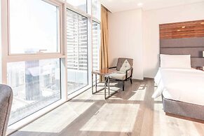 S Plaza Suites Hotel