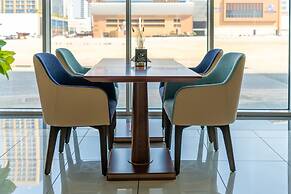 S Plaza Suites Hotel