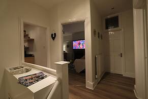 2br-beachviews-petfriendly-freeparking