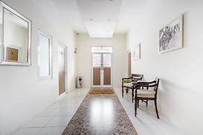 OYO 2975 House Of Mahira Syariah