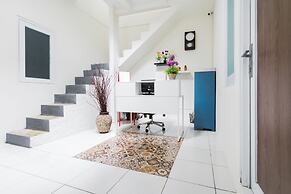 OYO 2975 House Of Mahira Syariah