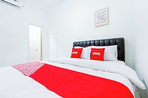 OYO 2975 House Of Mahira Syariah