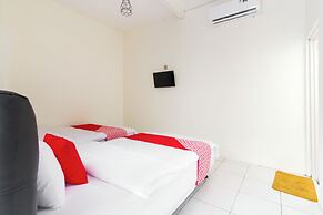 OYO 2975 House Of Mahira Syariah