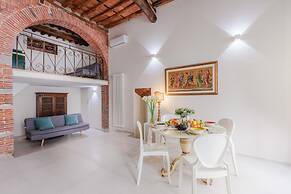 Casa Smart in Lucca With 1 Bedrooms and 2 Bathrooms