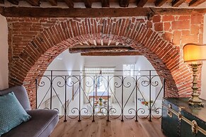 Casa Smart in Lucca With 1 Bedrooms and 2 Bathrooms