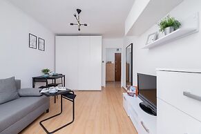 Comfy Studio Wielicka by Renters