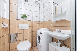 Comfy Studio Wielicka by Renters