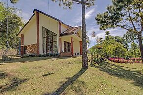 OYO 3208 Villa Inn App Trawas Bintaro Syariah