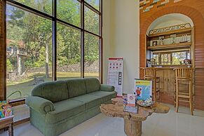 OYO 3208 Villa Inn App Trawas Bintaro Syariah