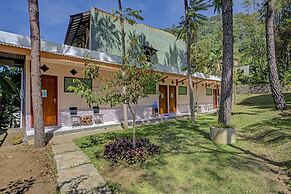 OYO 3208 Villa Inn App Trawas Bintaro Syariah