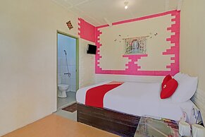 OYO 3208 Villa Inn App Trawas Bintaro Syariah