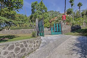 OYO 3208 Villa Inn App Trawas Bintaro Syariah