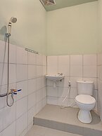 OYO 3208 Villa Inn App Trawas Bintaro Syariah