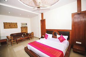 Hotel Lav Kush Deluxe