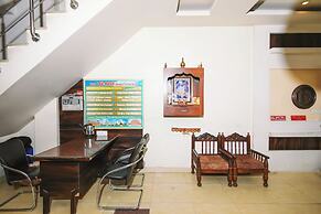 Hotel Lav Kush Deluxe