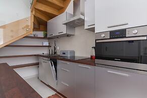 Krakow Two-storey Apartment by Renters
