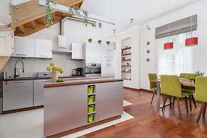 Krakow Two-storey Apartment by Renters